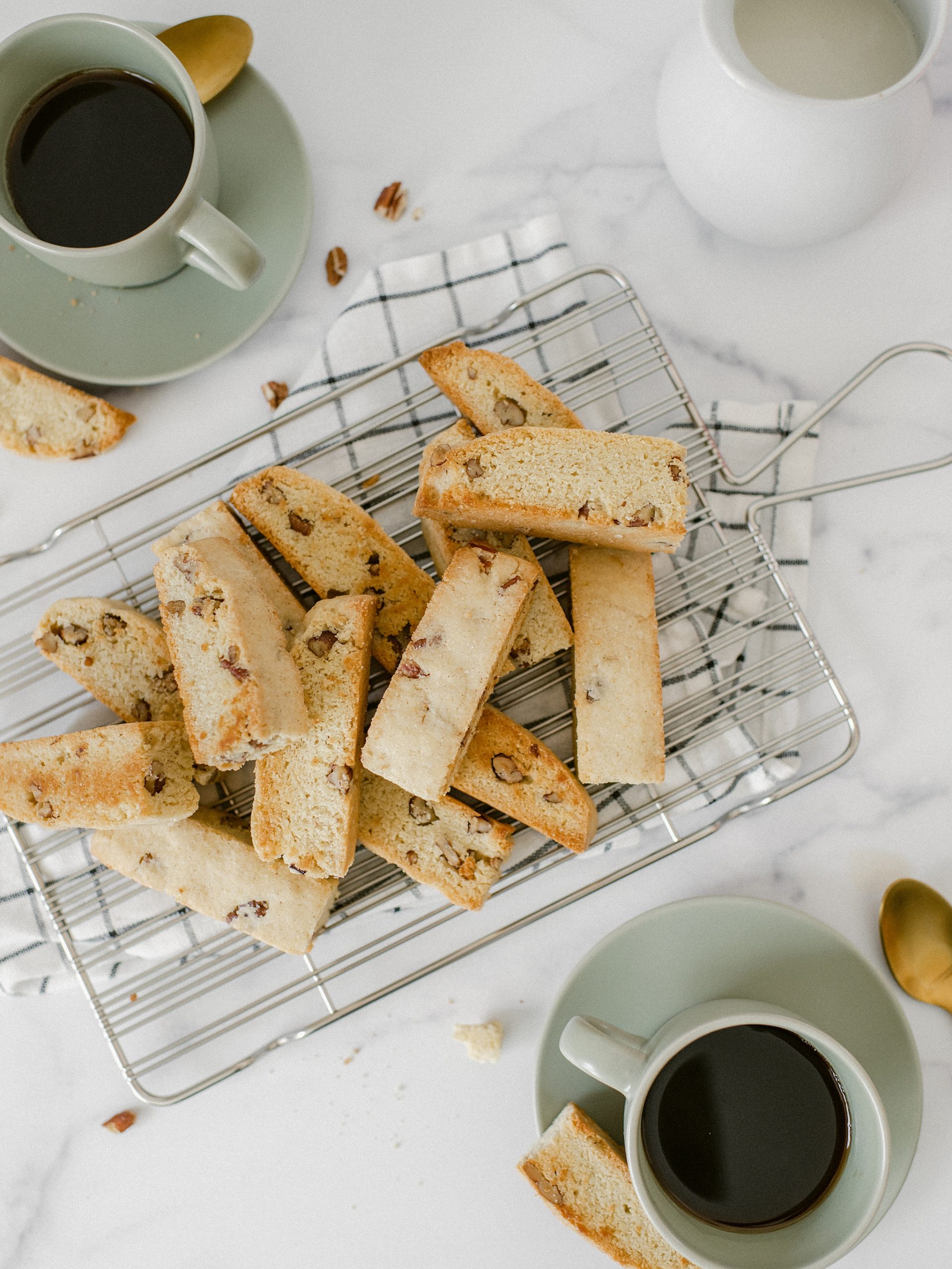 Biscotti served with coffee